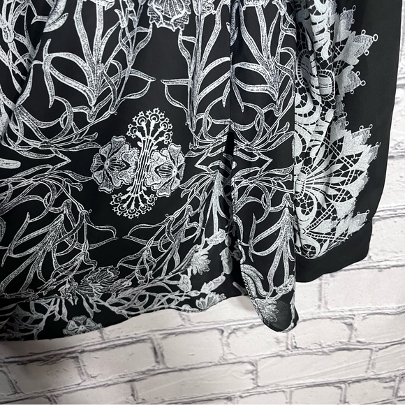 °BCBGMaxAzria Black Printed Long Sleeve Keyhole Cutout Blouse Size Large - Picture 12 of 15